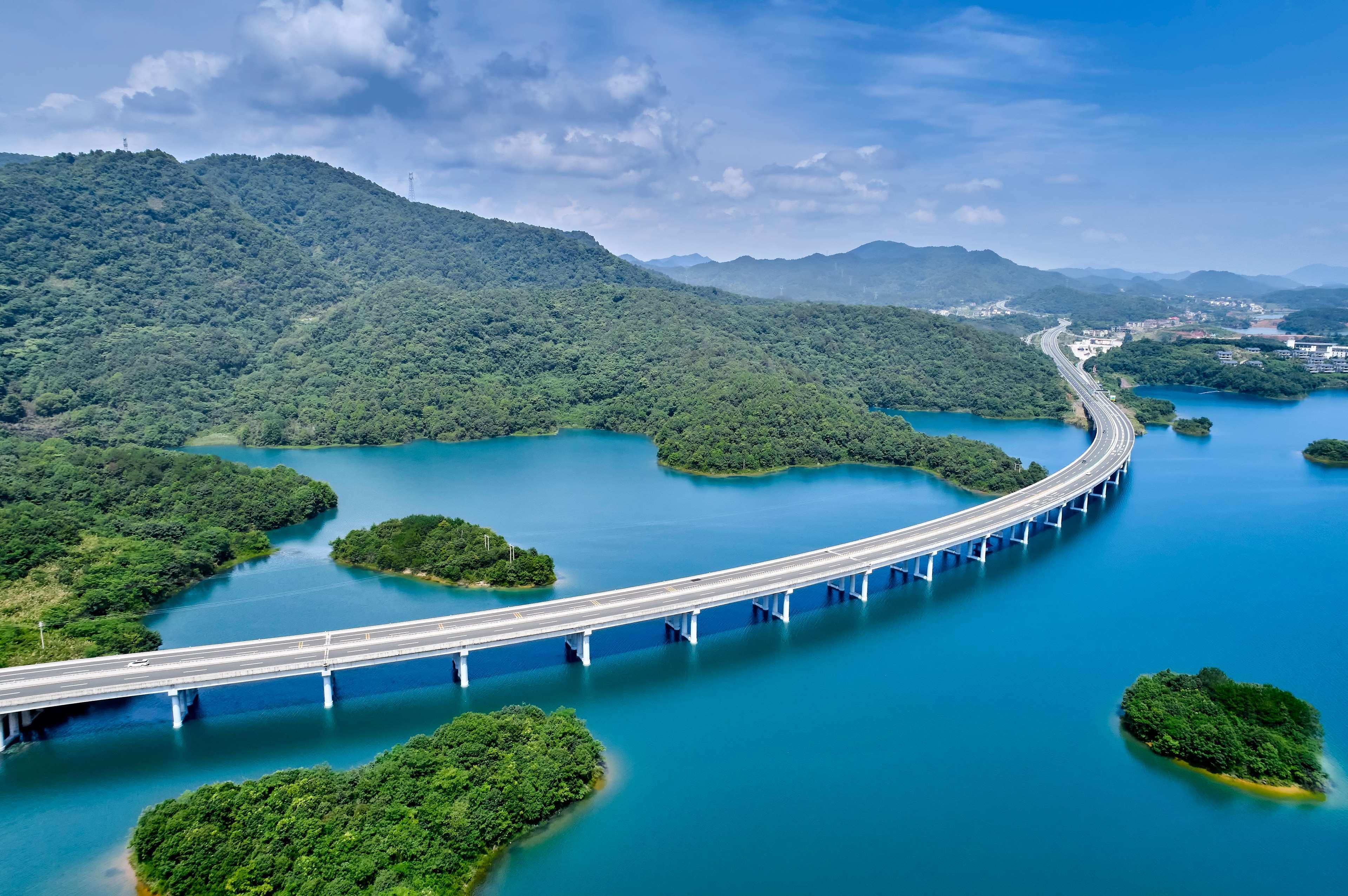 ลูซาน เวสต์ซี รีสอร์ต คูริโอ คอลเลคชั่น บาย ฮิลตัน Hotel Jiujiang  ภายนอก รูปภาพ