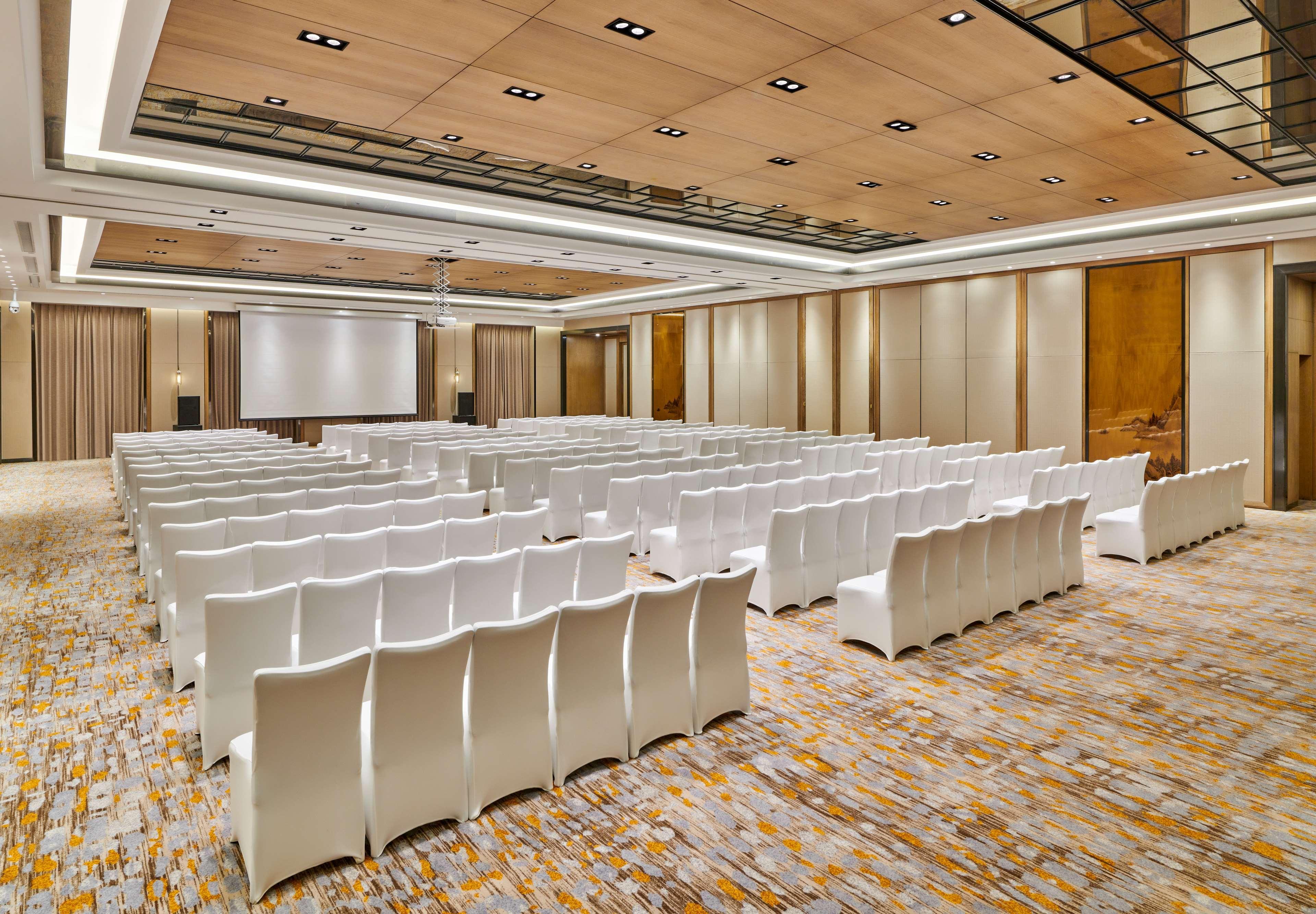 ลูซาน เวสต์ซี รีสอร์ต คูริโอ คอลเลคชั่น บาย ฮิลตัน Hotel Jiujiang  ภายนอก รูปภาพ