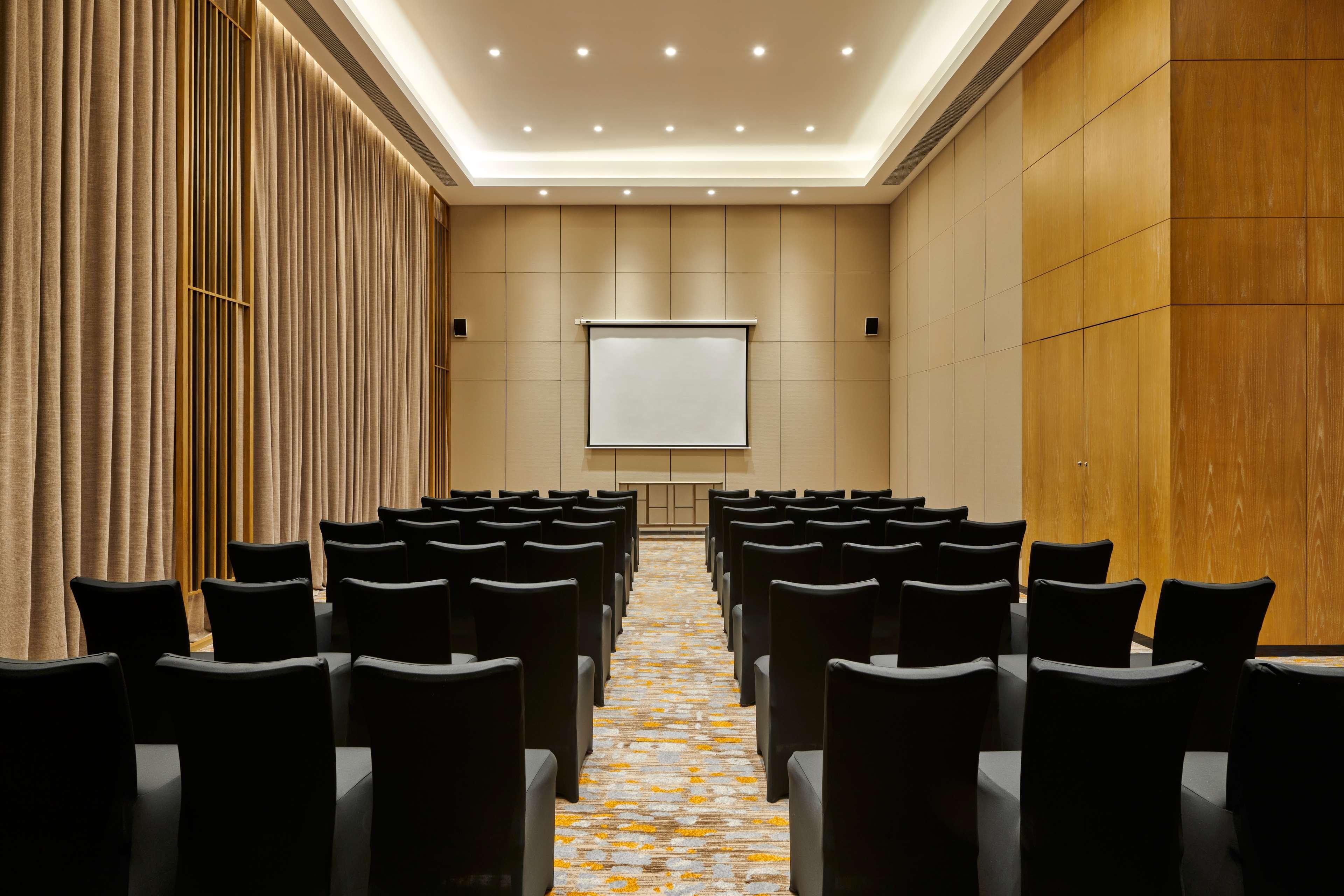 ลูซาน เวสต์ซี รีสอร์ต คูริโอ คอลเลคชั่น บาย ฮิลตัน Hotel Jiujiang  ภายนอก รูปภาพ