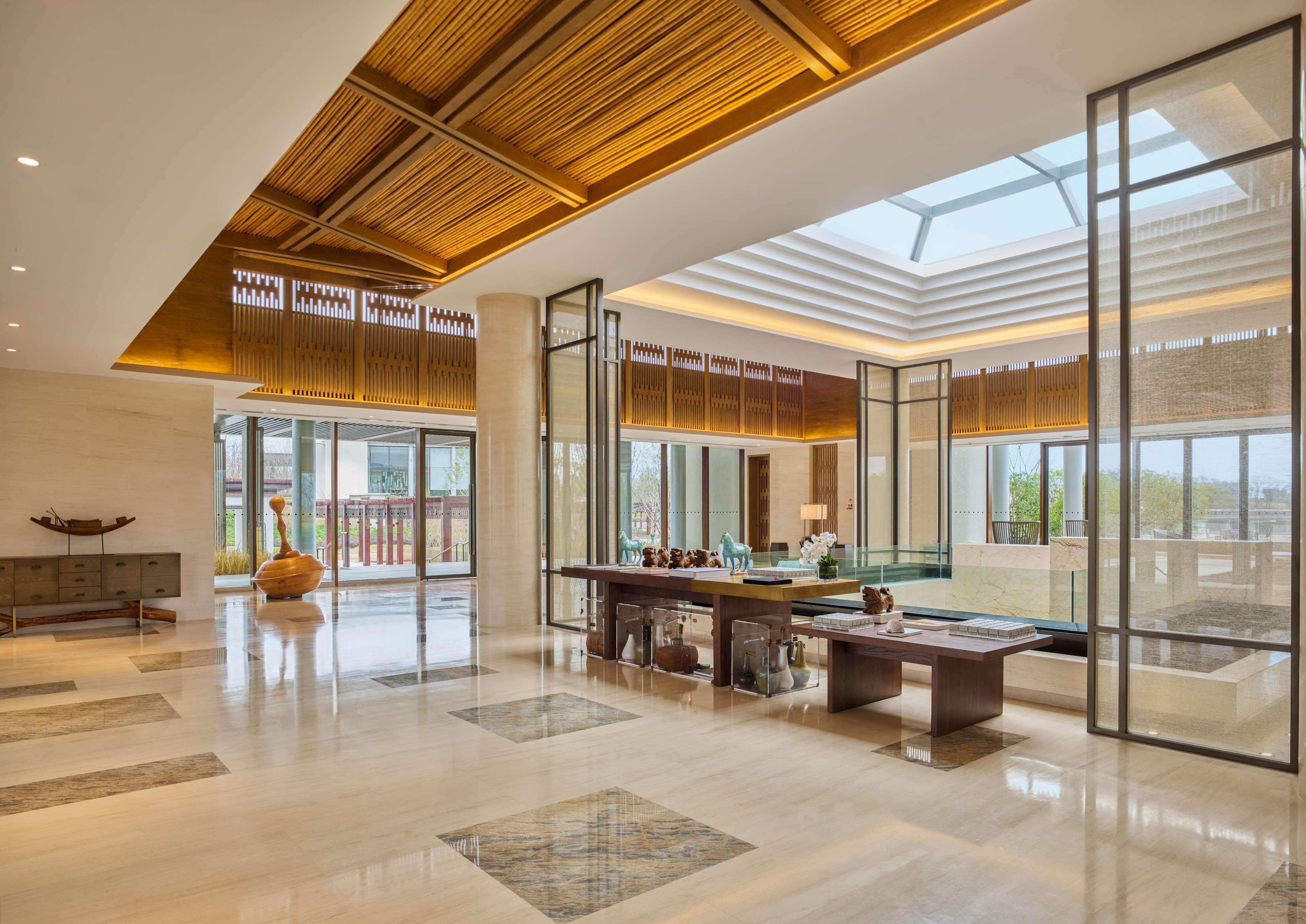 ลูซาน เวสต์ซี รีสอร์ต คูริโอ คอลเลคชั่น บาย ฮิลตัน Hotel Jiujiang  ภายนอก รูปภาพ