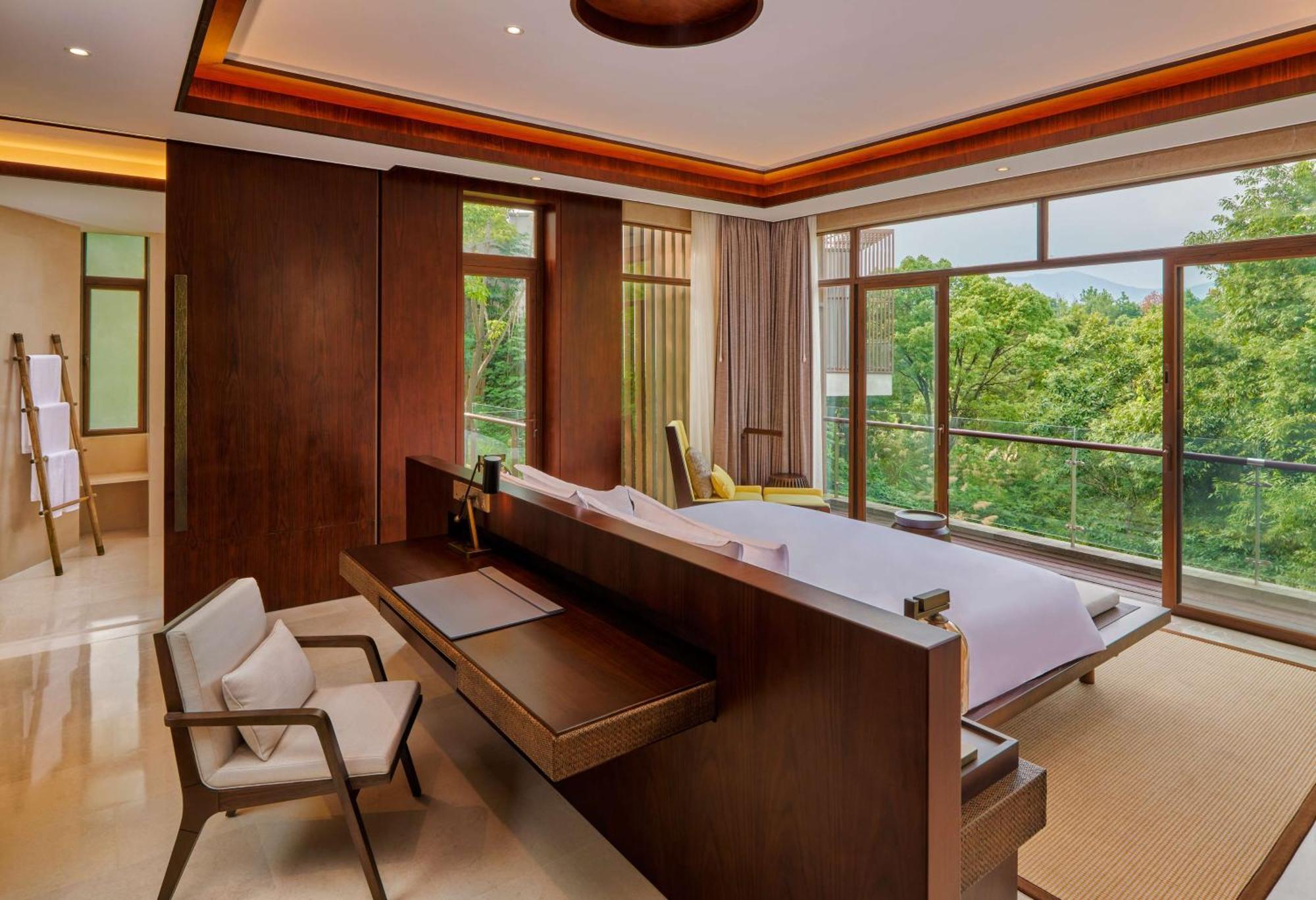 ลูซาน เวสต์ซี รีสอร์ต คูริโอ คอลเลคชั่น บาย ฮิลตัน Hotel Jiujiang  ภายนอก รูปภาพ