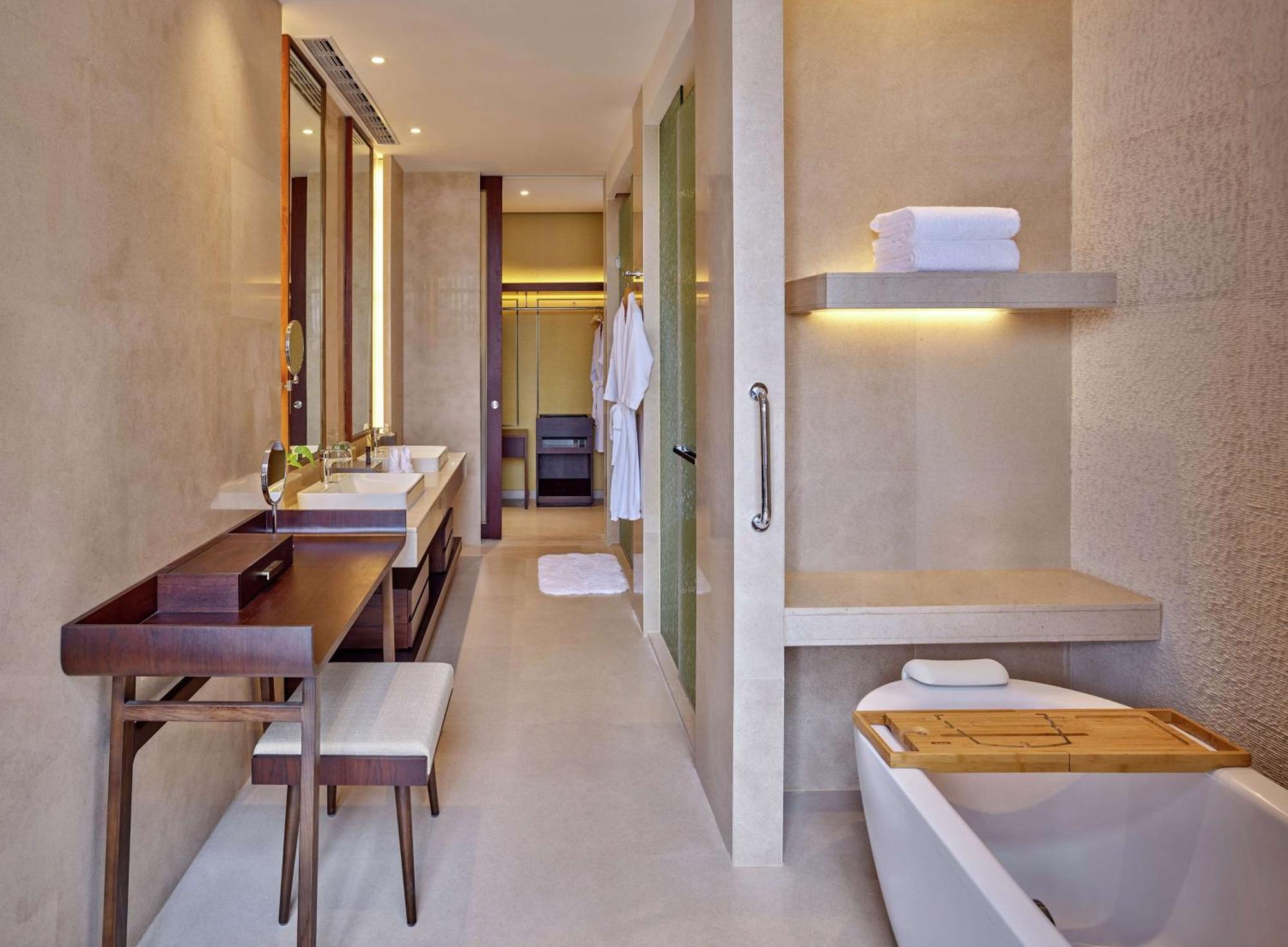ลูซาน เวสต์ซี รีสอร์ต คูริโอ คอลเลคชั่น บาย ฮิลตัน Hotel Jiujiang  ภายนอก รูปภาพ