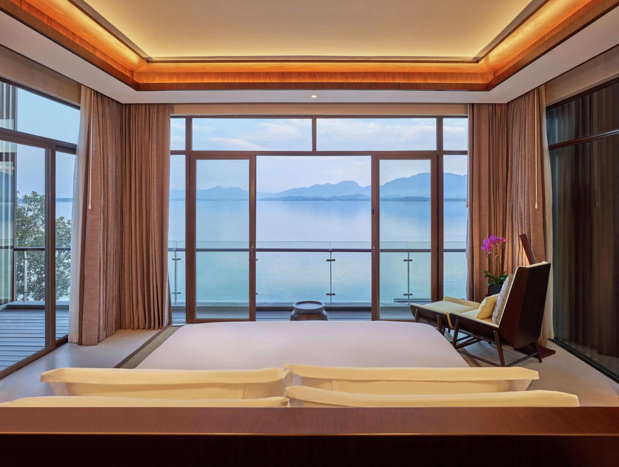 ลูซาน เวสต์ซี รีสอร์ต คูริโอ คอลเลคชั่น บาย ฮิลตัน Hotel Jiujiang  ภายนอก รูปภาพ