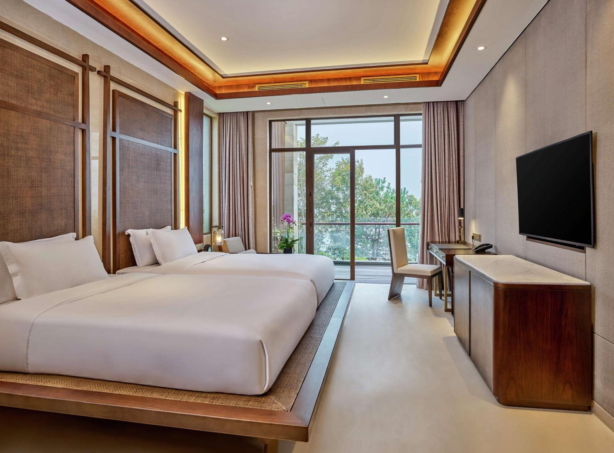 ลูซาน เวสต์ซี รีสอร์ต คูริโอ คอลเลคชั่น บาย ฮิลตัน Hotel Jiujiang  ภายนอก รูปภาพ