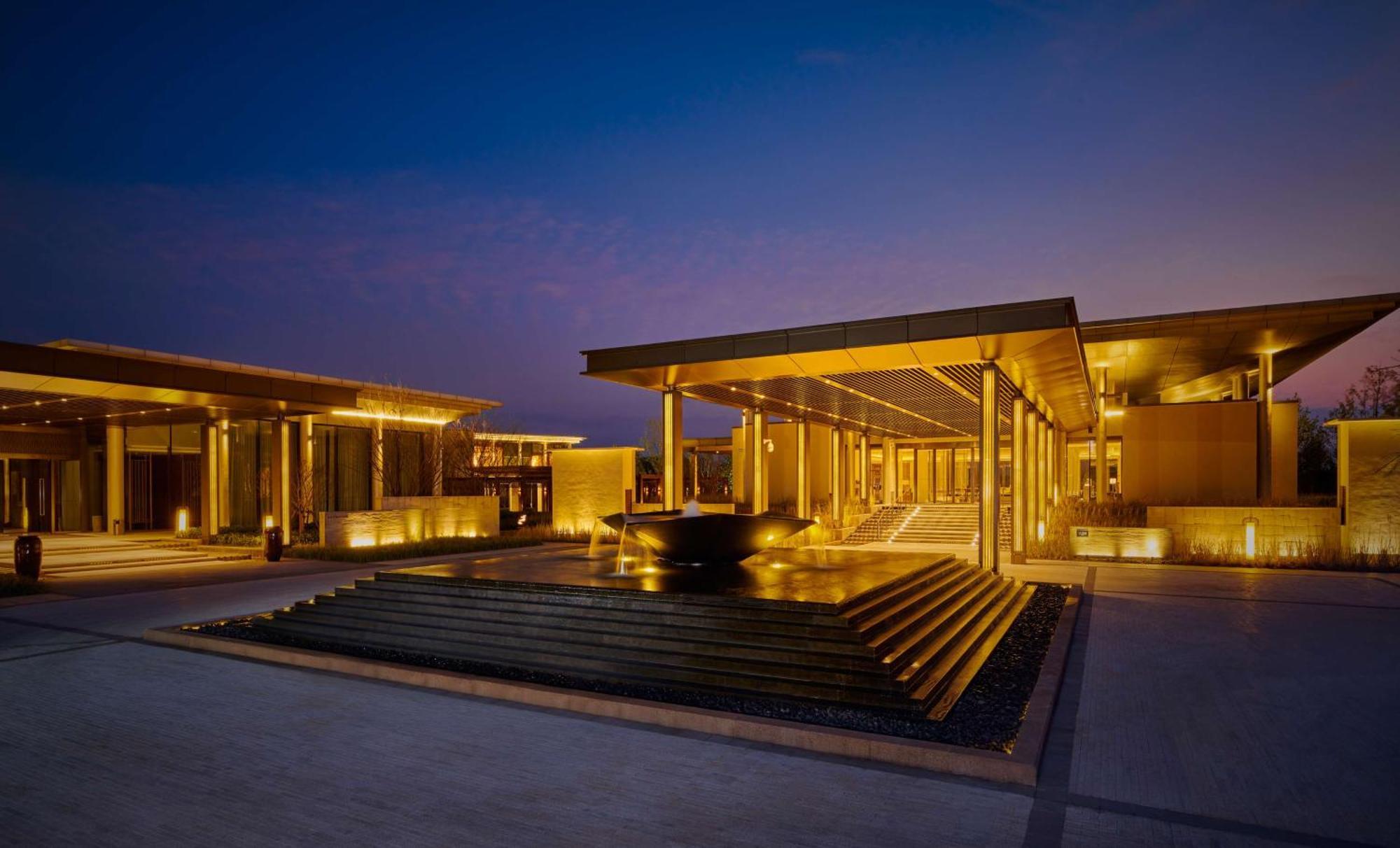 ลูซาน เวสต์ซี รีสอร์ต คูริโอ คอลเลคชั่น บาย ฮิลตัน Hotel Jiujiang  ภายนอก รูปภาพ